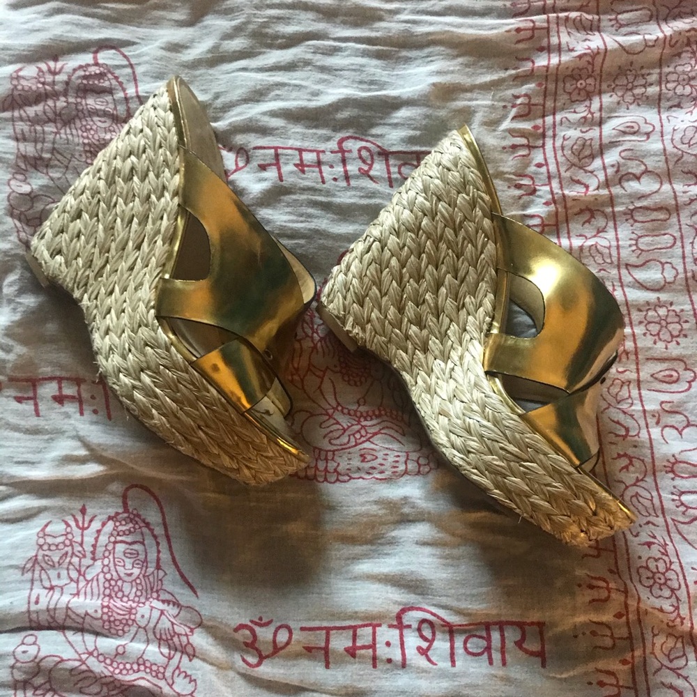 Nine West gold wedges
